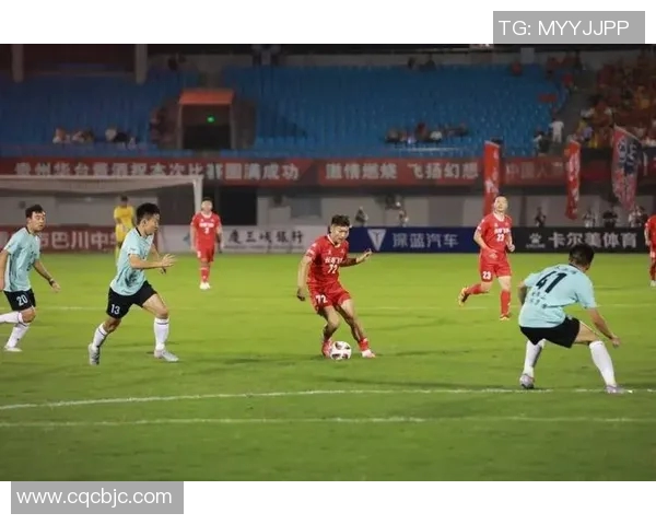 足球巨星激情喊话录音曝光引发球迷热议展现赛场内外真实风采